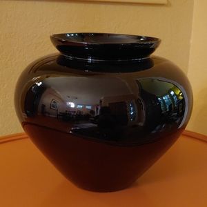 Large Black Royal Jaeger Vase